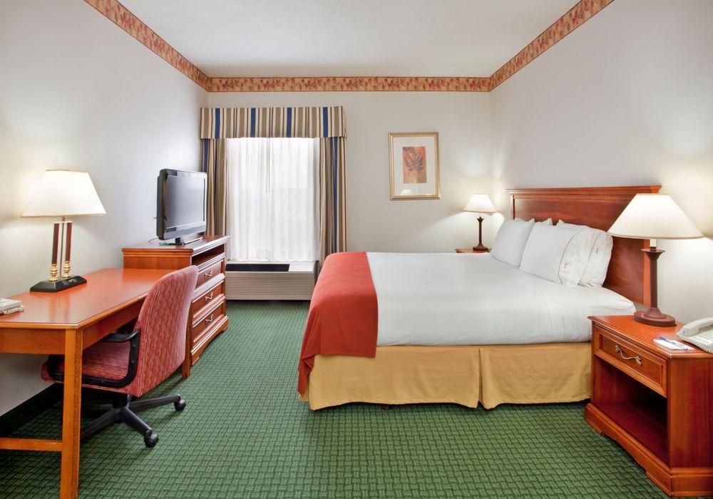 Holiday Inn Express & Suites Batesville By Ihg Bagian luar foto