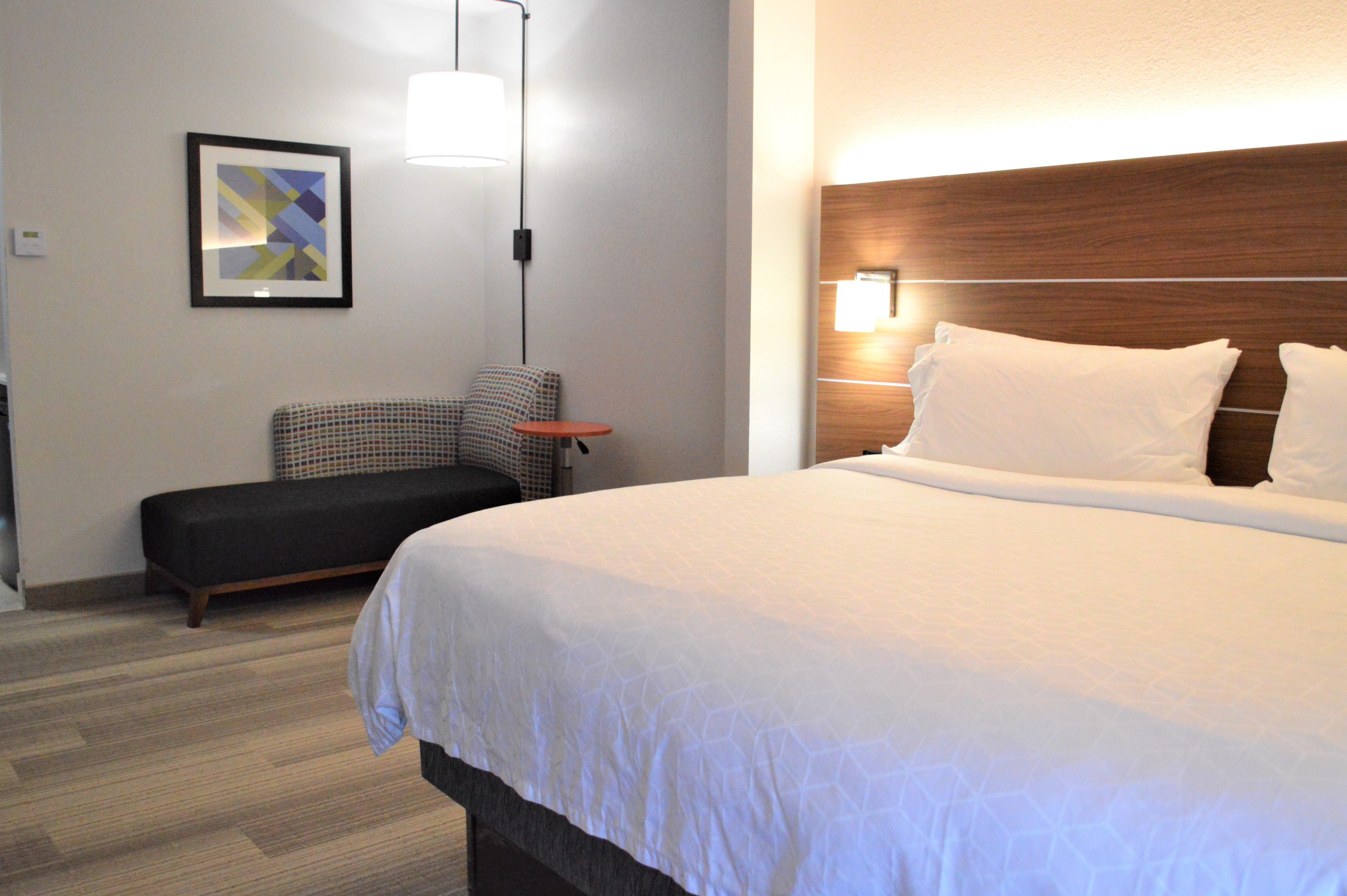 Holiday Inn Express & Suites Batesville By Ihg Bagian luar foto