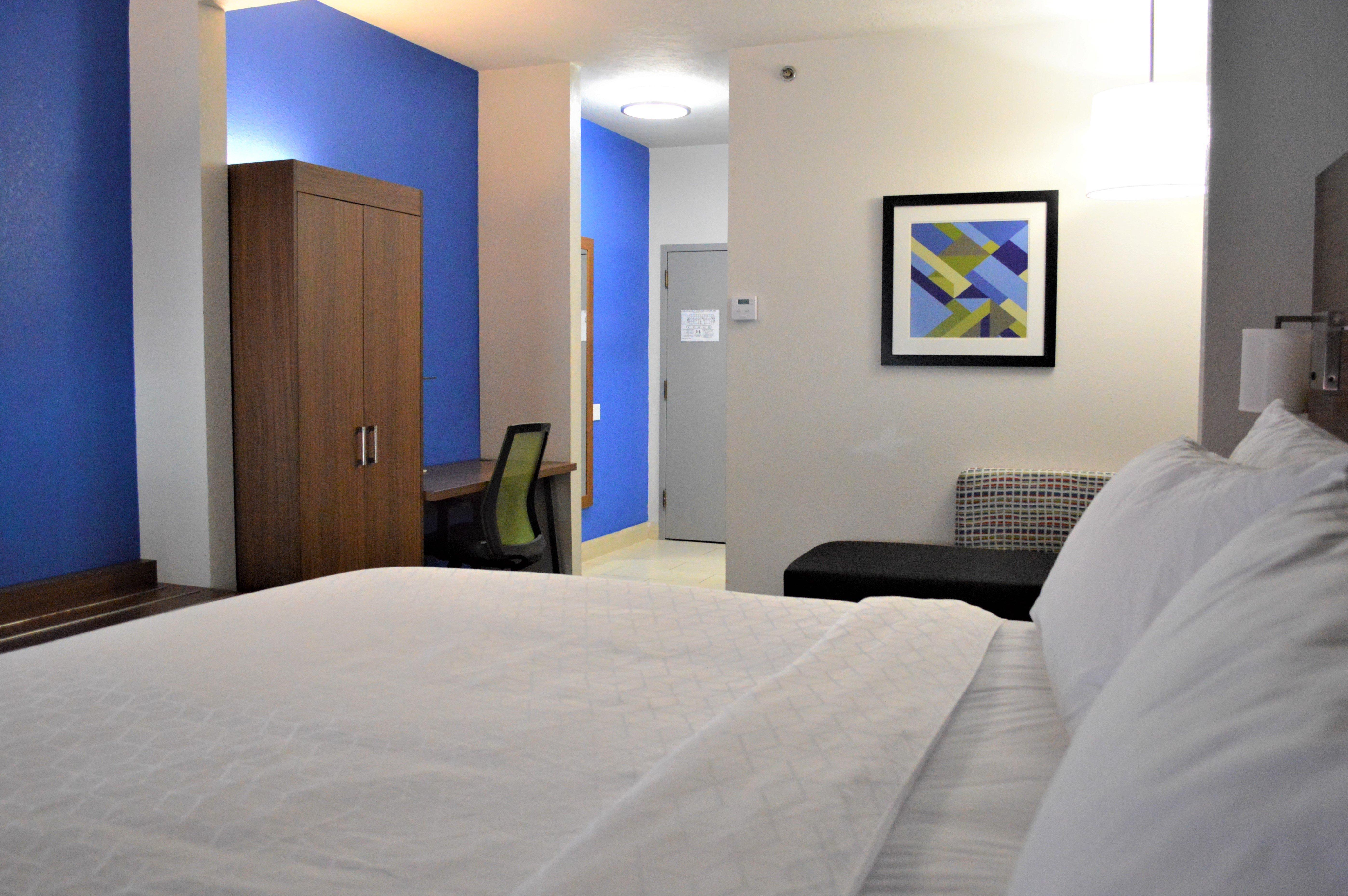 Holiday Inn Express & Suites Batesville By Ihg Bagian luar foto