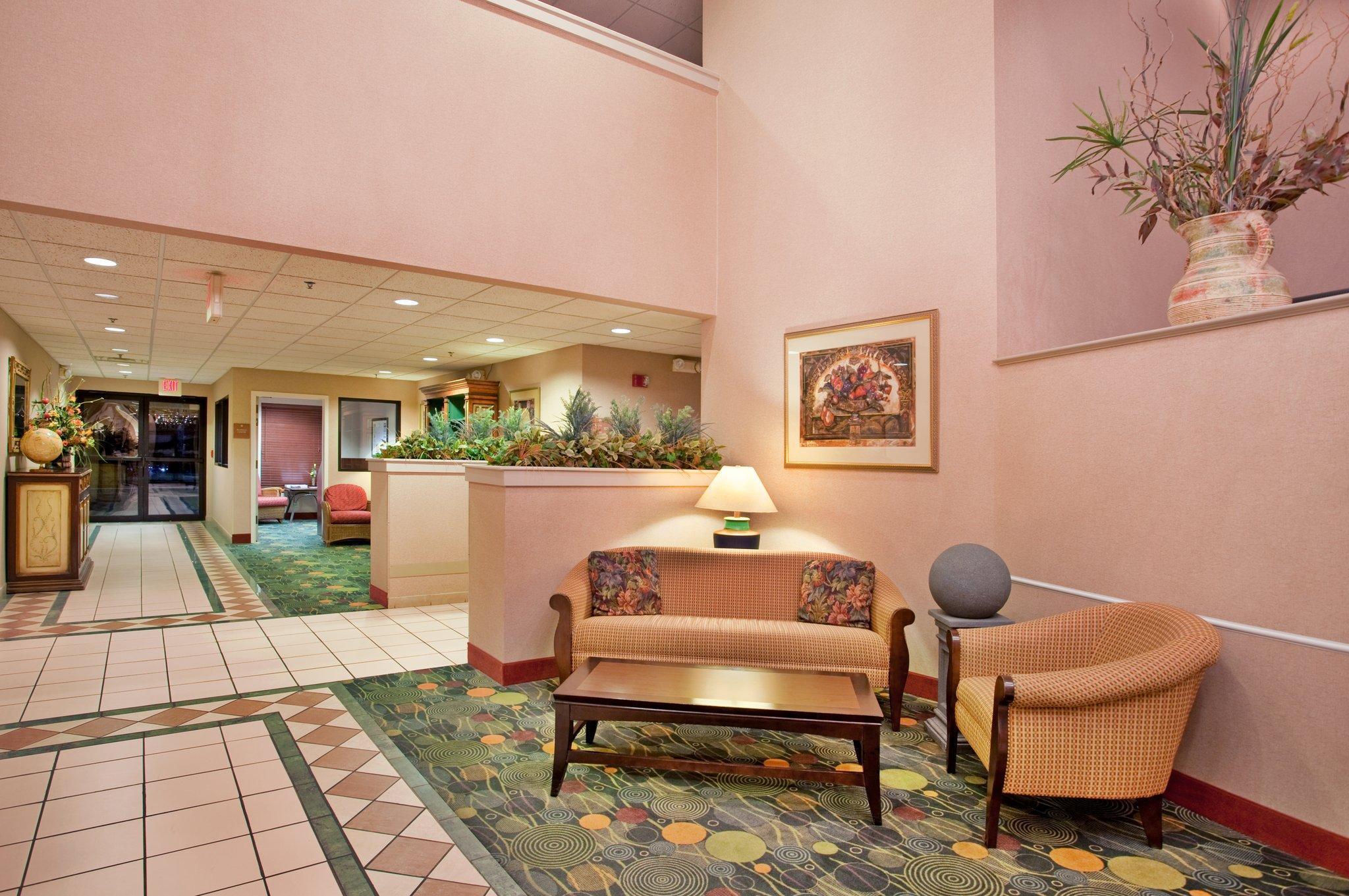 Holiday Inn Express & Suites Batesville By Ihg Bagian luar foto