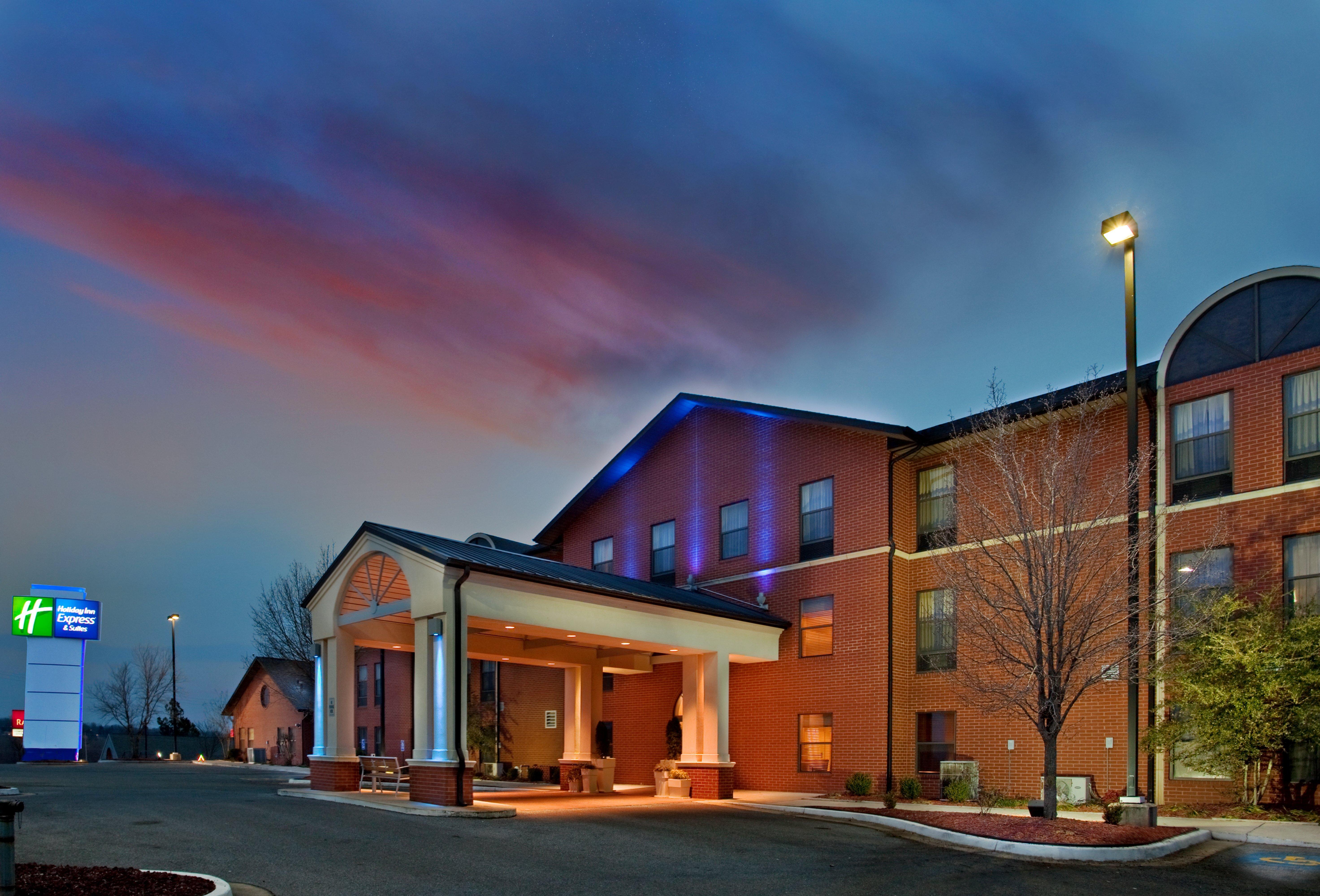 Holiday Inn Express & Suites Batesville By Ihg Bagian luar foto