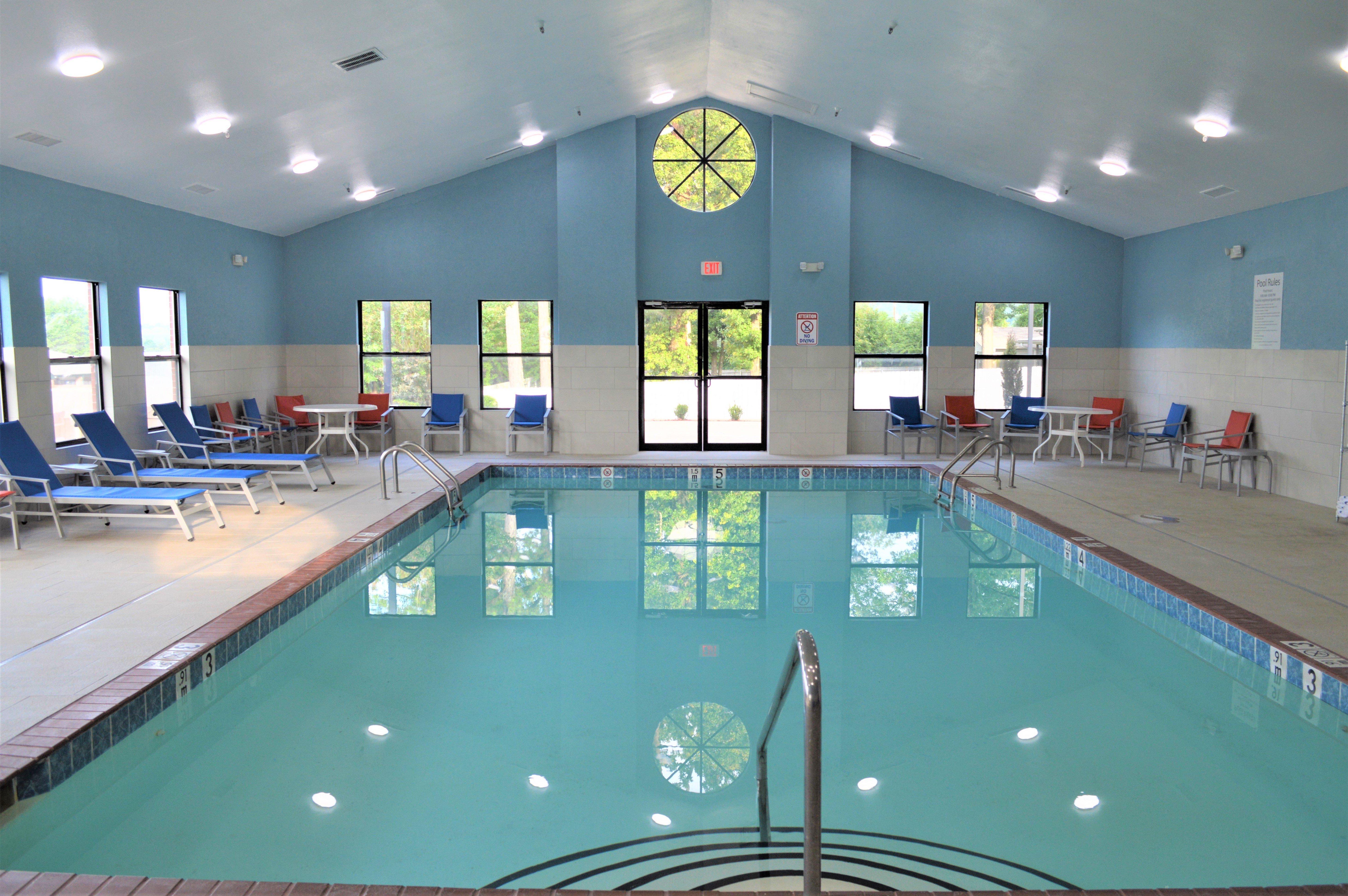 Holiday Inn Express & Suites Batesville By Ihg Bagian luar foto