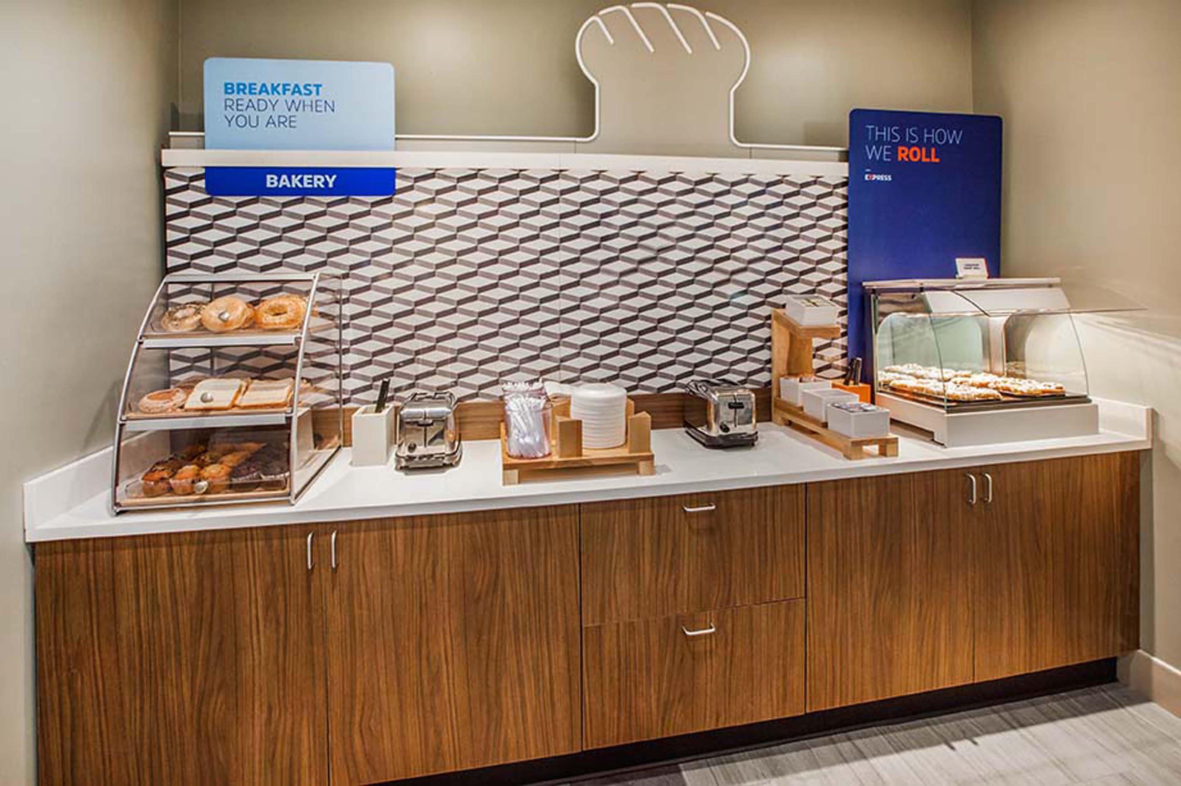 Holiday Inn Express & Suites Batesville By Ihg Bagian luar foto
