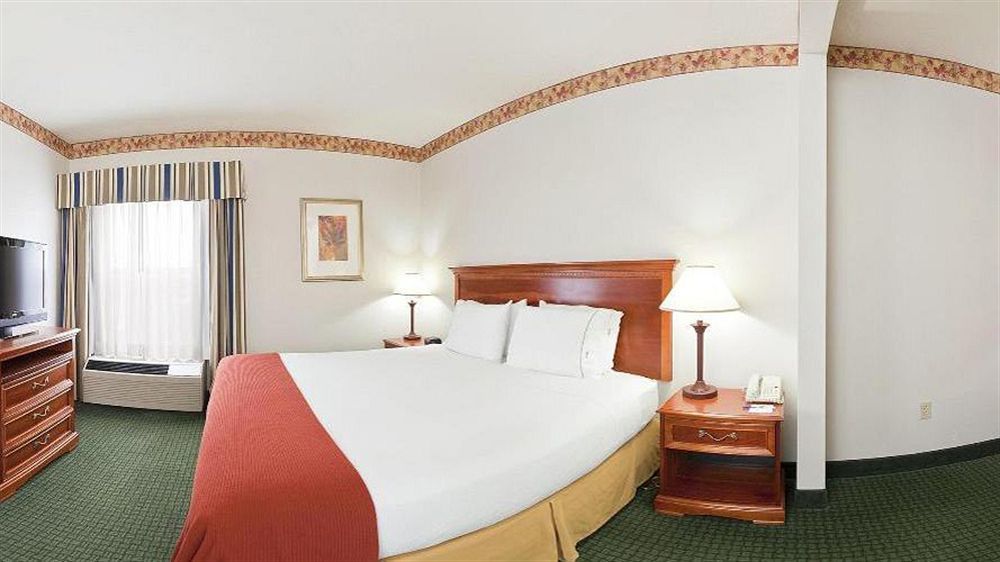 Holiday Inn Express & Suites Batesville By Ihg Bagian luar foto