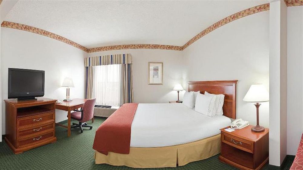 Holiday Inn Express & Suites Batesville By Ihg Bagian luar foto