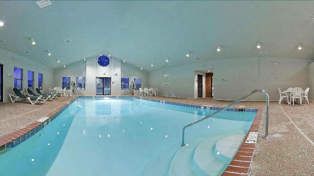 Holiday Inn Express & Suites Batesville By Ihg Bagian luar foto