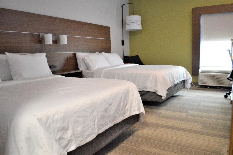 Holiday Inn Express & Suites Batesville By Ihg Bagian luar foto