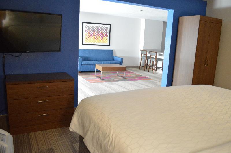 Holiday Inn Express & Suites Batesville By Ihg Bagian luar foto